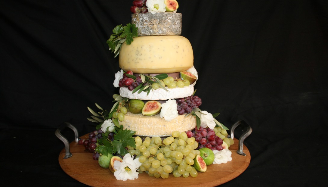 Сырный осенний свадебный торт