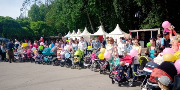 Марш мамочек, Бизнес-пикник, Набережная: фотоотчёт 1 июня 2019