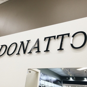  Donatto, магазин мужской одежды.